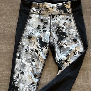 Black under armour leggings